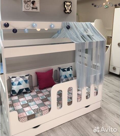 Кроватка-домик (цвет белый)