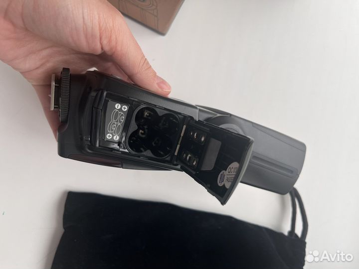 Вспышка yongnuo 560