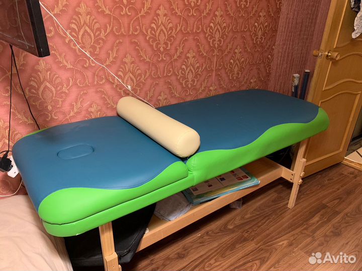 Кушетка для массажа с вырезом