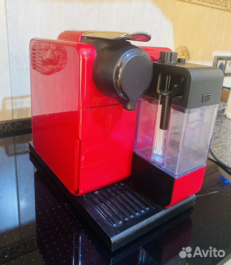 Капсульная кофемашина DeLonghi Nespresso EN550.R