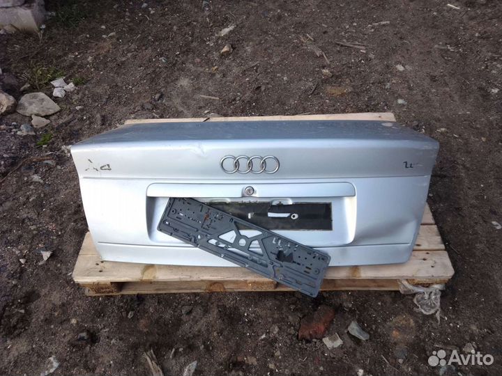 Крышка багажника Audi A4