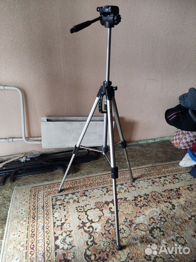 Штатив для фотоаппарата