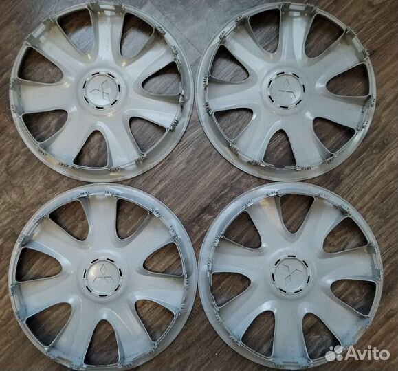 Колпаки Mitsubishi R16