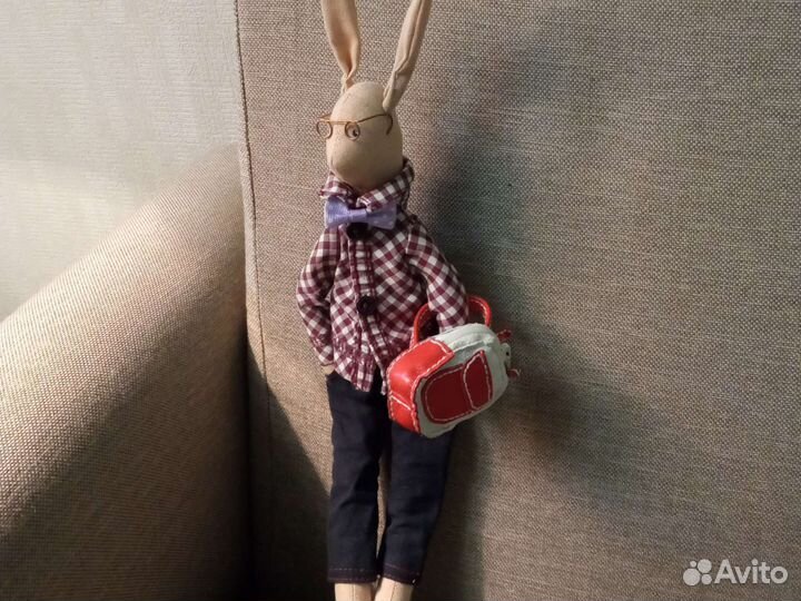 Мягкая игрушка Заяц - студент