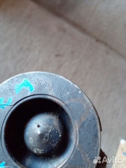 Поршень с шатуном Renault Megane 3 1.5 dci