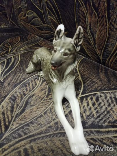 Фарфоровая статуэтка собака овчарка лфз