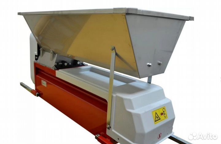 Электрический гребнеотделитель-измельчитель