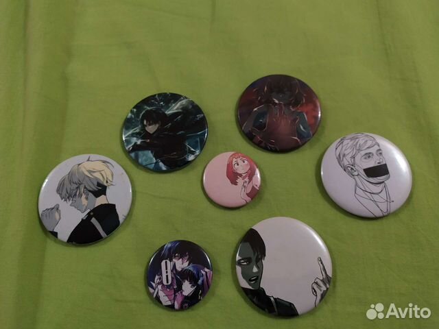 Значки с аниме(токийские мстители, атака титанов)