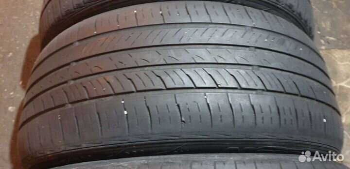 Roadstone N'Fera AU5 215/50 R17 91W