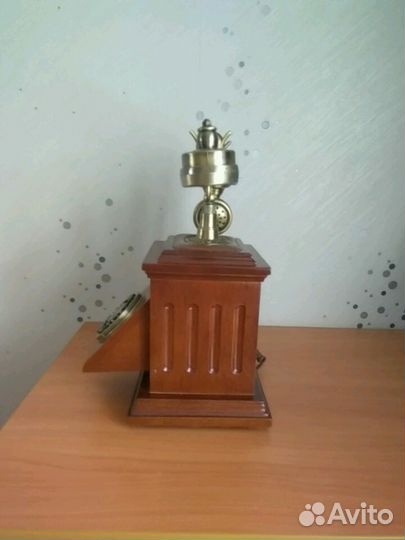 Телефон ретро