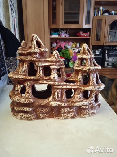 Замок для аквариума