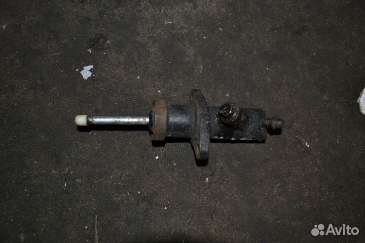 Цилиндр сцепления рабочий BMW е34