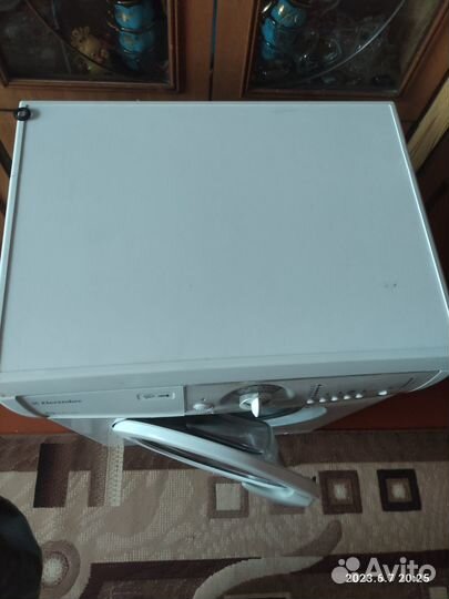 Машинка стиральная Electrolux