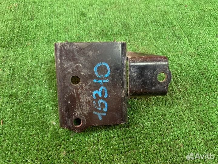 Кронштейн опоры двигателя задний Toyota Corolla