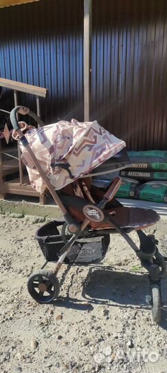 Прогулочная коляска