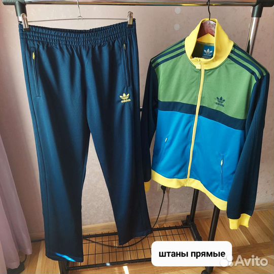 Мужской спортивный костюм