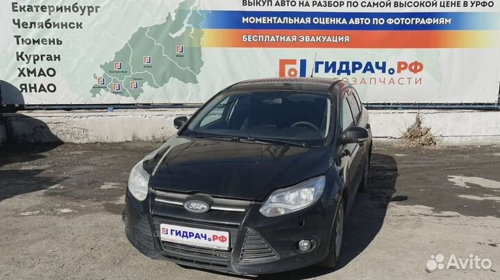 Накладка переднего крыла правого Ford Focus 3 1730