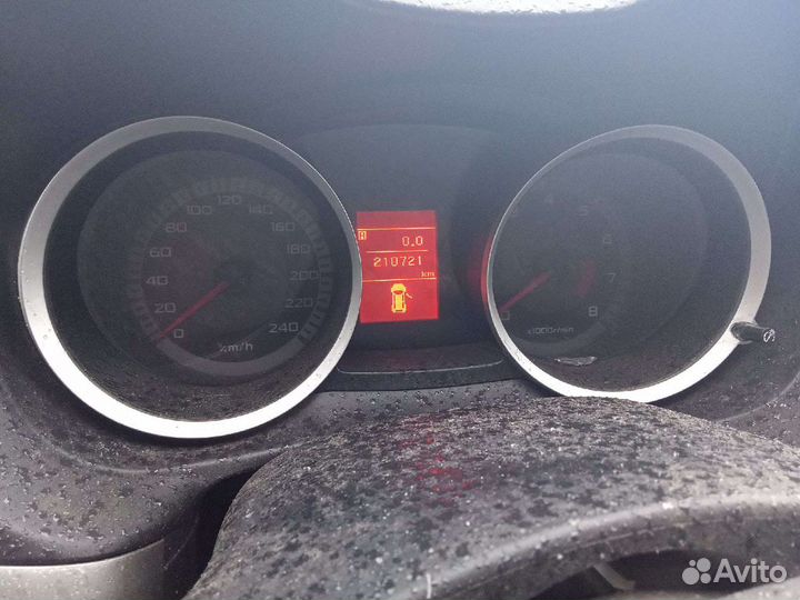 Панель приборов mitsubishi lancer 10