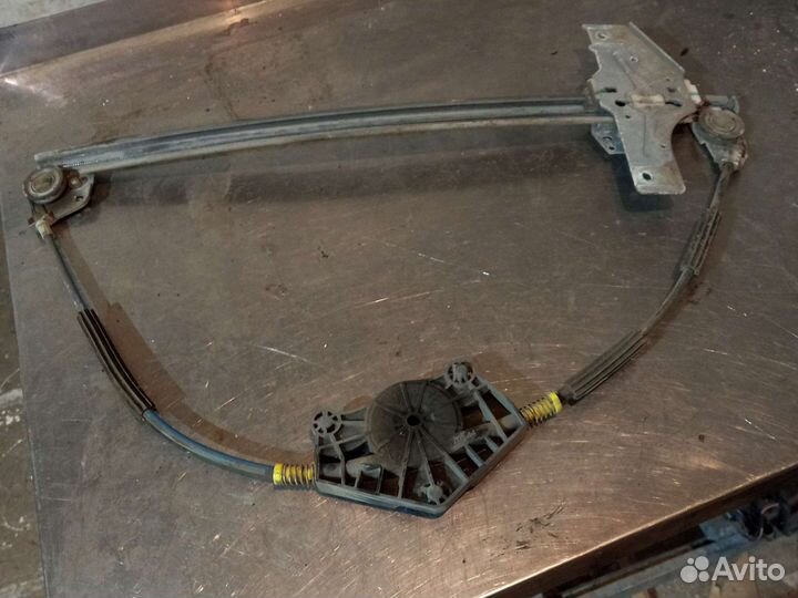 Стеклоподъемник передний Peugeot 307