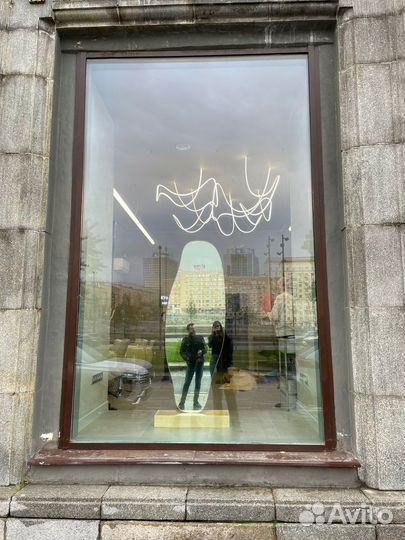 Зеркало на подставке латунное асимметричное