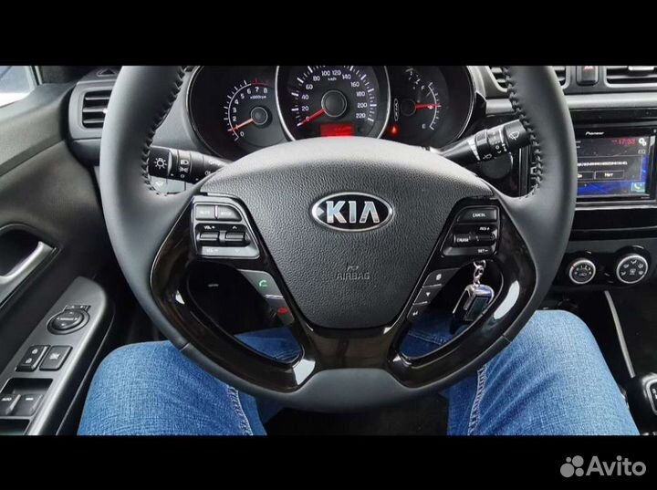 Рамка с кнопками круиз контроль на Кия Рио 3