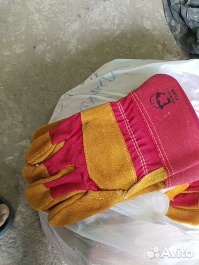 Перчатки рабочие спилковые