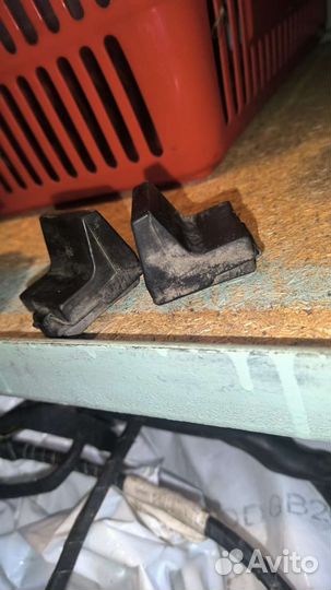 Упор капота Audi 100C4 A6C4 4A0823499A