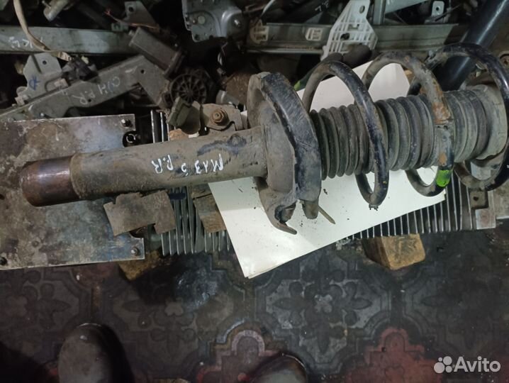 Передняя правая стойка Mazda Mazda3 BK