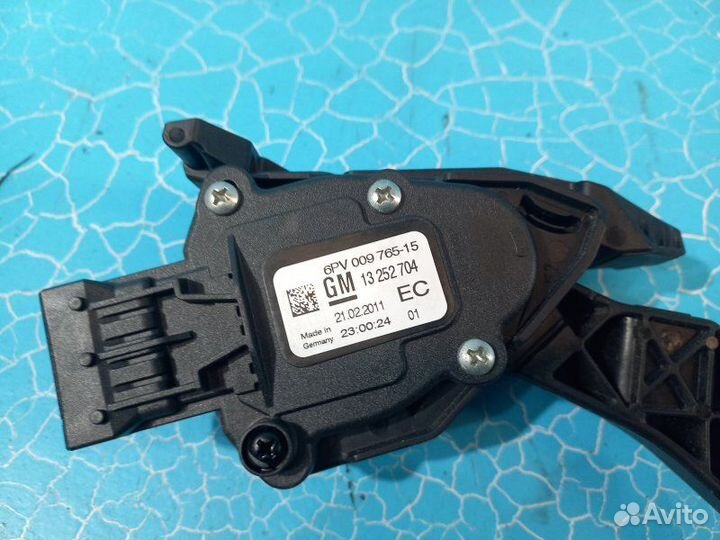 Педаль газа Opel Astra J P10 A14XER 2011