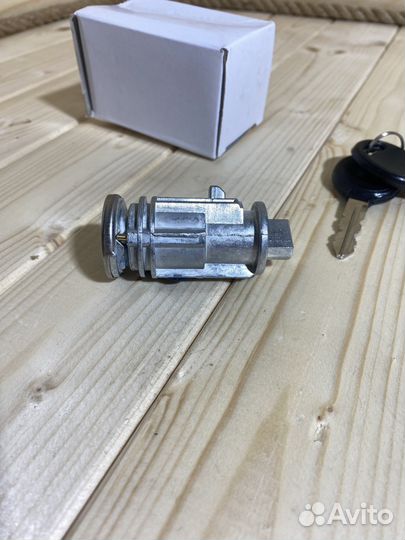 Личинка замка зажигания Jeep Grand, Chrysler,Dodge