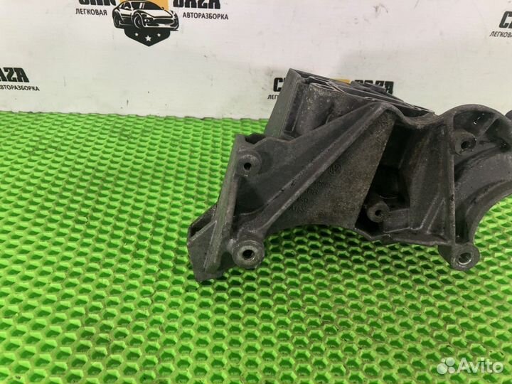 Кронштейн гидроусилителя