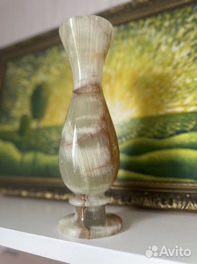 Ваза из оникса