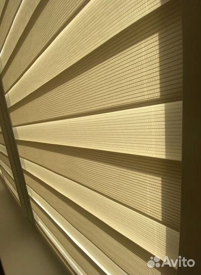 Рулонные шторы в коробе и с направляющими E7214