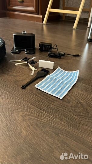 Робот пылесос redmond