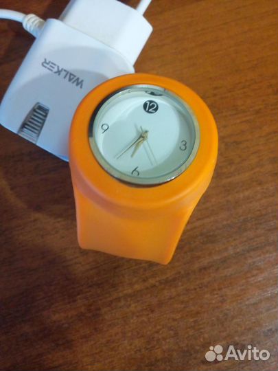 Продаю часы