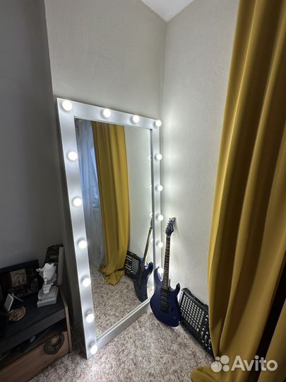 Зеркало с подсветкой в полный рост