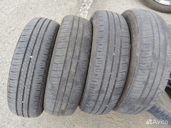 Dunlop Axiom Plus 165/65 R14