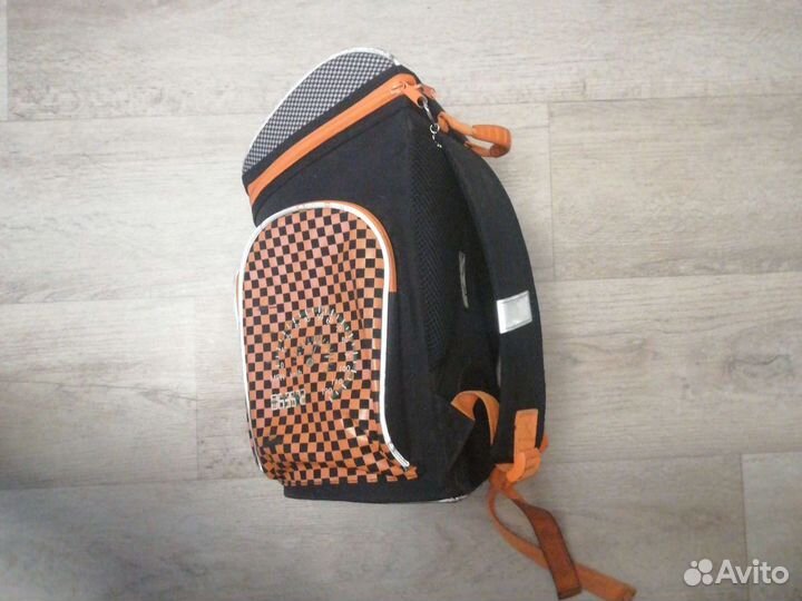 Рюкзак школьный