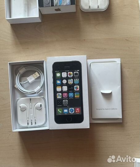 Зарядное,адаптер,наушники на iPhone