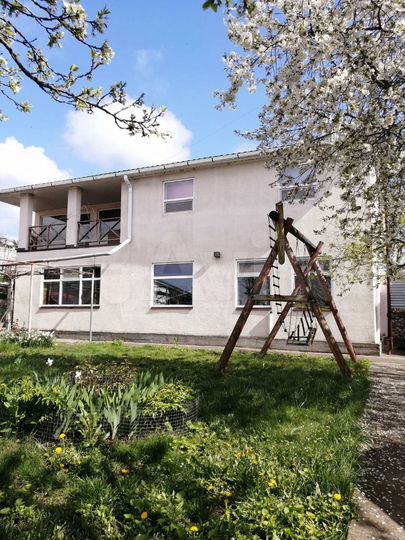 Дом 176 м² на участке 9 сот.