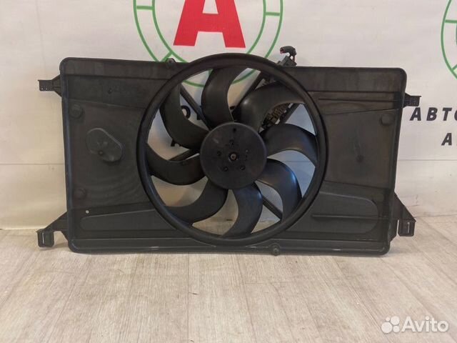Вентилятор охлаждения двигателя Ford Focus хетчбэк