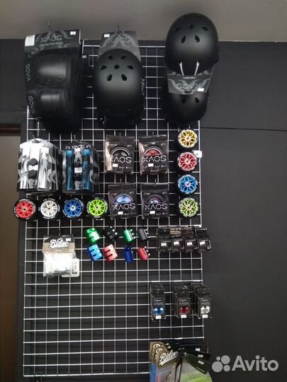 Аксессуары для самокатов, шлема, наколенники