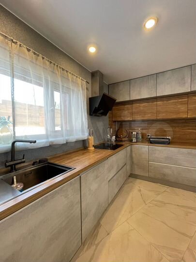 Дом 205 м² на участке 10 сот.