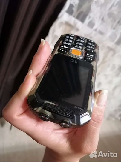Защищённый Телефон BQ Tank SE