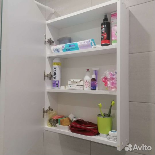 Полка навесная белая для ванны