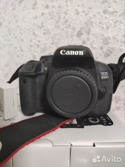 Зеркальный фотоаппарат Canon 650d