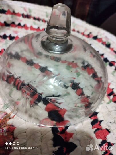 Ваза,с крышкой стекло