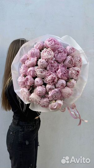 Большой букет из пионов на День рождения