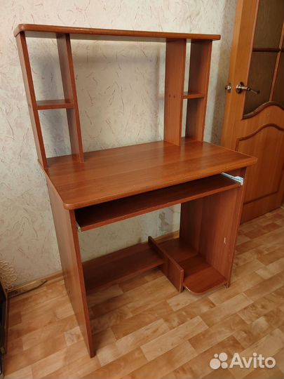 Стол компьютерный