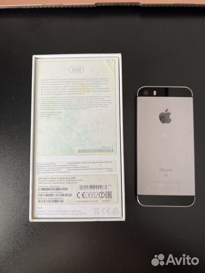 iPhone SE, 32 ГБ